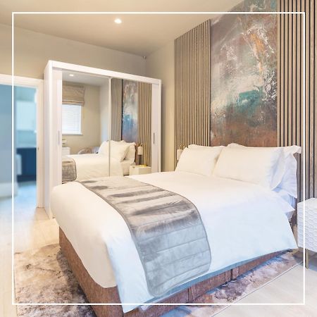 Beautiful Apartment In London ハウンズロー エクステリア 写真